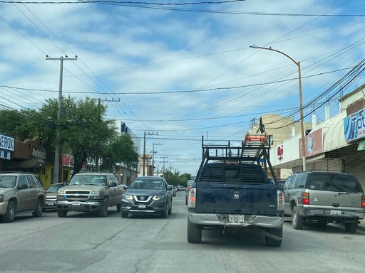 El centro de Sabinas enfrenta una creciente problemática de estacionamiento en horas pico, principalmente en las calles Madero, Lamadrid y Zaragoza,