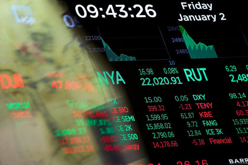 El precio del petróleo cotiza distinto en mercados financieros y físicos, generando una brecha clave que impacta inflación, refino y combustibles globales