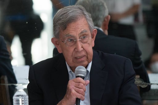 Pemex instaló la Comisión Consultiva del Petróleo y nombró a Cuauhtémoc Cárdenas como presidente honorario para fortalecer la estrategia energética nacional.