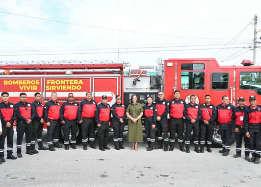 Con motivo del 25 aniversario del Departamento de Bomberos de Frontera, la alcaldesa Sari Pérez Cantú, junto a su administración, expresó un amplio
