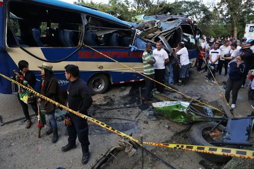 Explosión con cilindro bomba en la Vía Panamericana, Cauca, dejó 19 civiles muertos y más de 48 heridos, según autoridades colombianas.  Un atentado