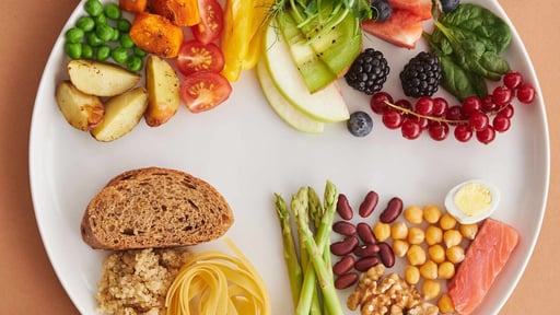 La alimentación tiene un papel clave en el cuidado de la vesícula biliar y en la prevención de problemas como los cálculos biliares o la inflamación.