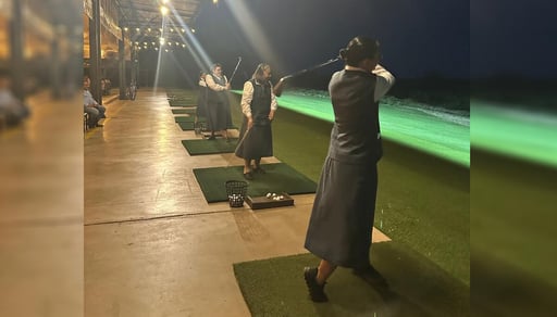 Personal docente y directivo del Colegio de la Paz participó en actividades recreativas y deportivas durante una convivencia especial organizada por