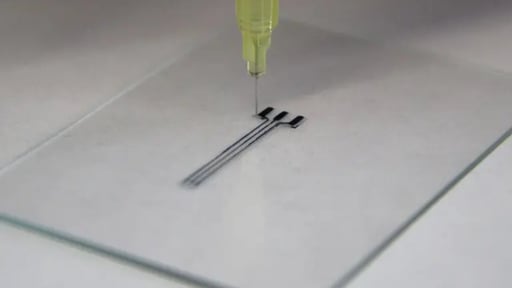 Un innovador implante flexible impreso en 3D busca transformar el tratamiento de la hipertensión con una alternativa menos invasiva, personalizada