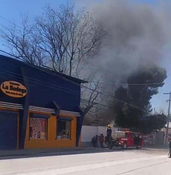 BOMBEROS Un incendio en un terreno de Múzquiz, Coahuila, fue controlado por bomberos. No hubo lesionados ni daños mayores.  Un incendio se registró en un terreno