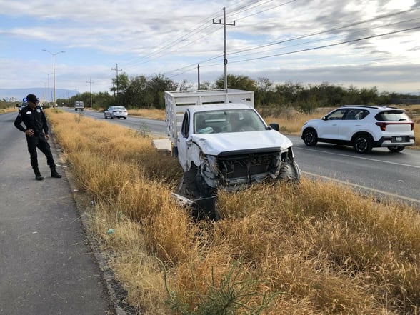 SEGURIDAD Aparatoso accidente en la carretera 30  Una mujer de 69 años resultó lesionada la tarde de este domingo, luego de que la conductora de una camioneta Nissan