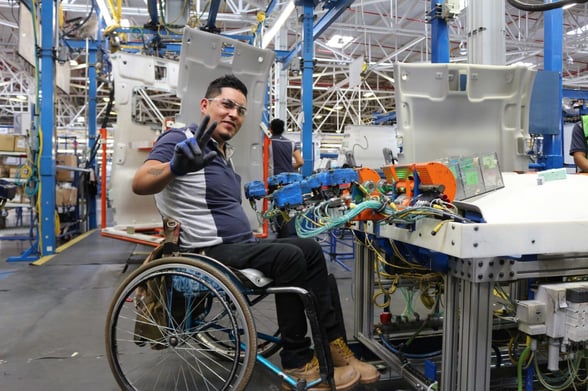 EMPLEO El Gobierno del Estado dará apoyos a empresas que contraten personas con discapacidad, mientras el sector privado busca ampliar su inclusión laboral.  A pesar