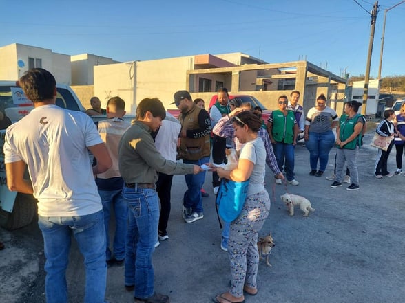 SALUD Más de 100 mascotas fueron vacunadas y desparasitadas en una jornada comunitaria en Sabinas, reforzando la prevención y el cuidado responsable en la Región
