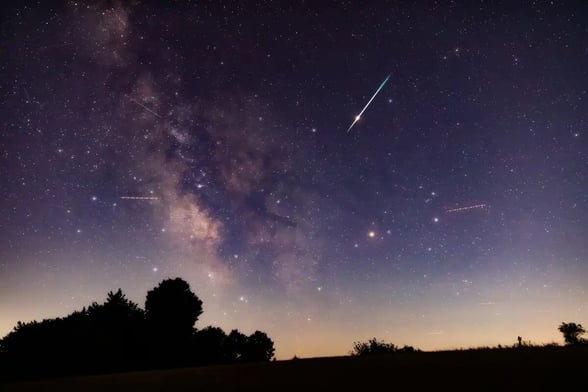 LEÓNIDAS 2025 La lluvia de meteoros Leónidas 2025 ofrecerá un espectáculo visible en México con un pico accesible y condiciones ideales para observar sus rápidas