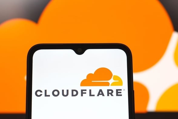 CLOUDFLARE Una falla global en Cloudflare provocó la caída de ChatGPT, X y otras plataformas clave, generando interrupciones en múltiples servicios digitales durante