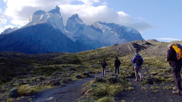 TORRES DEL PAINE Chile anunció una investigación y revisión de protocolos tras la tragedia en Torres del Paine, donde cinco turistas murieron, entre ellos dos mexicanos,