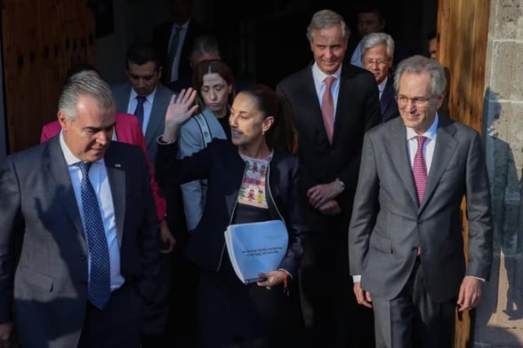 SHEINBAUM Empresarios del Consejo Mexicano de Negocios presentaron 38 proyectos de inversión a la presidenta Claudia Sheinbaum, destacando preocupaciones por seguridad,