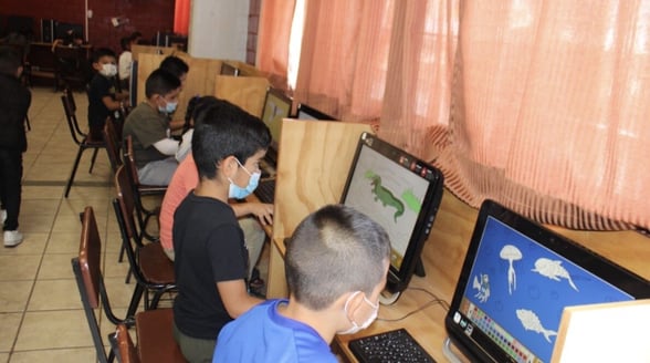 CONECTA PIEDRAS NEGRAS  Más de once mil estudiantes de distintos planteles educativos en Piedras Negras continúan utilizando el servicio de internet gratuito proporcionado a través