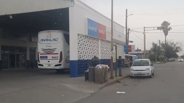  LOCALIZACIÓN Una menor de 15 años desaparecida en Sabinas fue localizada en la central de autobuses gracias a la coordinación de autoridades y su familia.  Una menor