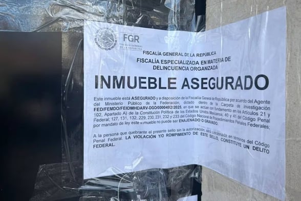 FGR  Una propiedad vinculada a Édgar “N”, “Limones”, presunto integrante de Los Cabrera, fue asegurada por la FGR tras un cateo realizado en Gómez Palacio, Durango.