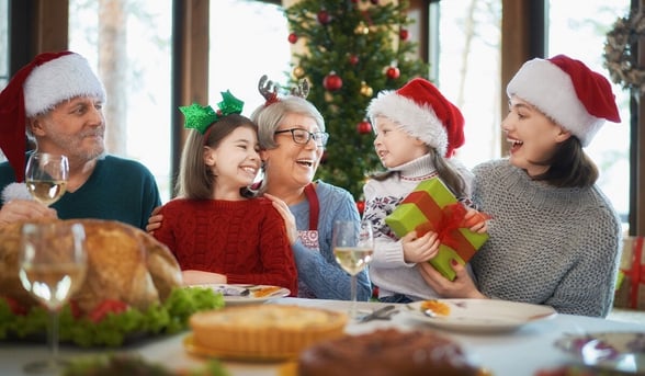 ENFERMEDADES En México, las celebraciones de fin de año suelen ir de la mano de luces, fuegos artificiales y reuniones familiares, pero también implican un incremento