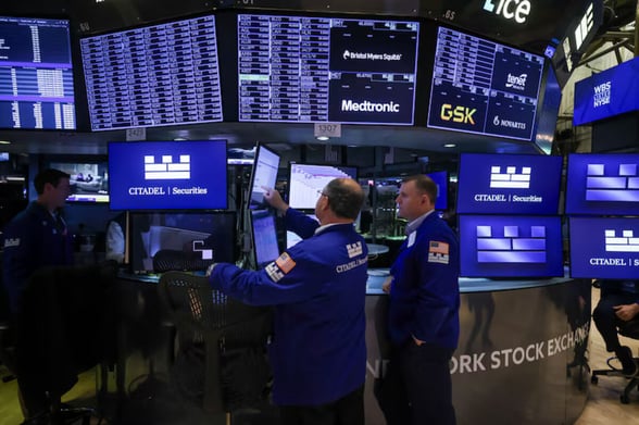 TECNOLOGÍA La inteligencia artificial redefinió el mercado en 2025, concentrando capitalización en firmas líderes. Descubre cómo un grupo de tecnológicas dominó