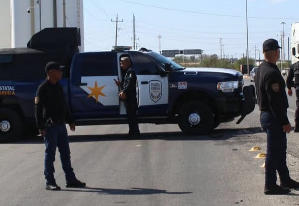 VILLA UNIÓN    Un joven de 22 años de edad fue ingresado al Hospital General Salvador Chavarría de Piedras Negras luego de resultar lesionado con arma blanca durante