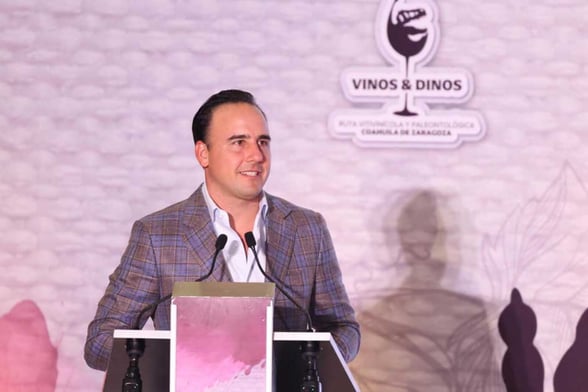 MANOLO JIMÉNEZ El gobernador de Coahuila, Manolo Jiménez, invitó a la población a disfrutar las vacaciones de forma segura y a recorrer los ocho Pueblos Mágicos del estado.