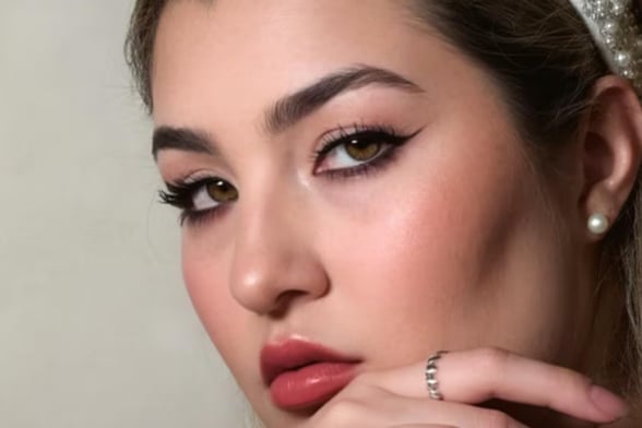 ALICIA VILLARREAL Melenie Carmona aclaró que no se siente presionada por la vida amorosa de su madre, Alicia Villarreal, y afirmó que su mayor deseo es verla feliz.  La hija