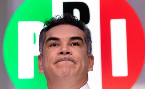 MÉXICO  Tras el descarrilamiento del Tren Interoceánico, que ha cobrado la vida de por lo menos 13 personas, el presidente del PRI, Alejandro Moreno Cárdenas, propuso