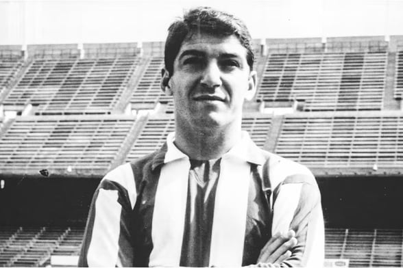 DEPORTES El Atlético de Madrid comunica el fallecimiento de Enrique Collar, su capitán durante una década y símbolo del club en los años 60.  El Atlético de Madrid