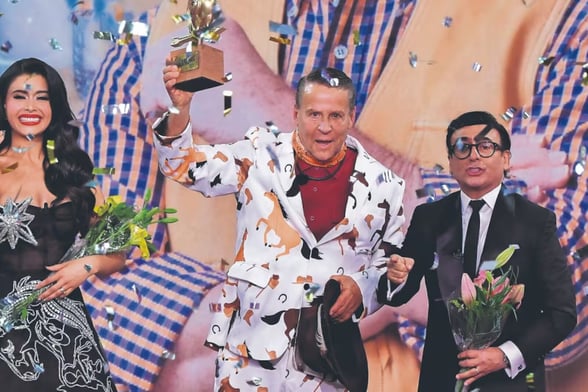 ALFREDO ADAME Alfredo Adame rechaza rumores de deudas tras ganar La Granja VIP, asegura que trabaja por diversión y que su premio y sueldos serán donados.  El actor