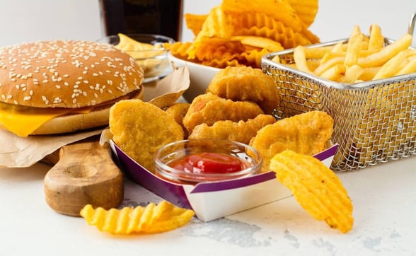 ENFERMEDADES El colesterol es una sustancia cerosa, parecida a la grasa, presente en todas las células del cuerpo. El organismo necesita cierta cantidad para fabricar