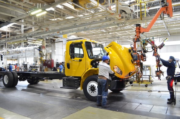 PRODUCCIÓN  La industria mexicana de vehículos pesados cerró 2025 con fuertes caídas en producción, exportaciones y ventas, impactada por incertidumbre, Estados Unidos