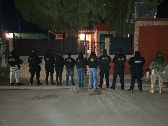 SEGURIDAD Un operativo conjunto de seguridad en Múzquiz permitió cateos simultáneos, aseguramiento de droga y un arma, además del cumplimiento