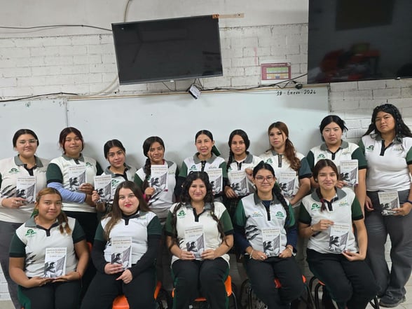 EMPODERAMIENTO Autoridades educativas entregaron la Cartilla de los Derechos de las Mujeres a alumnas de Telebachilleratos en Nueva Rosita, para fortalecer su conciencia,