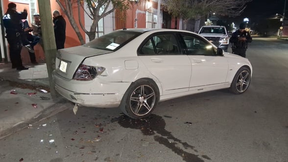 SEGURIDAD Las autoridades ya buscan el paradero de la responsable.  Una conductora protagonizó un accidente vial en calles de la colonia Bellavista, en el municipio
