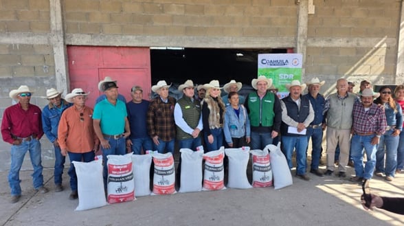 GANADERÍA Productores de Múzquiz y San Juan de Sabinas recibieron 30 toneladas de suplemento alimenticio, fortaleciendo la ganadería y promoviendo