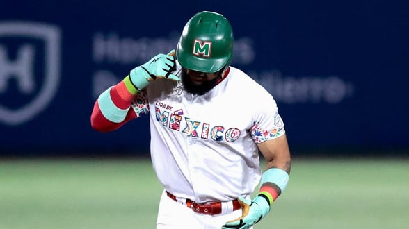 BEISBOL    México Verde consumó una gran remontada ante República Dominicana (10-7) para definir la fase inicial y forzar un nuevo duelo en semifinales.   En un duelo