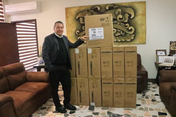 ILUMINACIÓN El Gobierno Municipal, encabezado por Óscar Ríos, instaló 346 nuevas luminarias en San Juan de Sabinas, reforzando la seguridad y la visibilidad en espacios