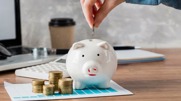 ECONOMÍA  La regla 50-30-20 propone dividir el ingreso mensual en tres categorías para mejorar la organización financiera, fomentar el ahorro constante y evitar
