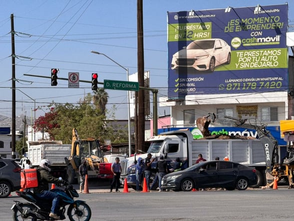 SIMAS TORREÓN SIMAS Torreón exhorta a los automovilistas a circular por vías alternas a las obras  Torreón, Coahuila. A 5 de marzo de 2026. Debido a los trabajos del Sistema