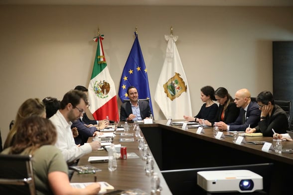 COAHUILA Con esta reunión se busca promover inversiones y cooperación estratégica.  El gobernador Manolo Jiménez Salinas sostuvo una reunión de trabajo con integrantes