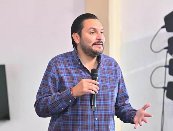  ALZA EN COMBUSTIBLES  El edil explicó que el aumento en el costo de la gasolina responde a factores internacionales, particularmente a conflictos que afectan la oferta del producto,