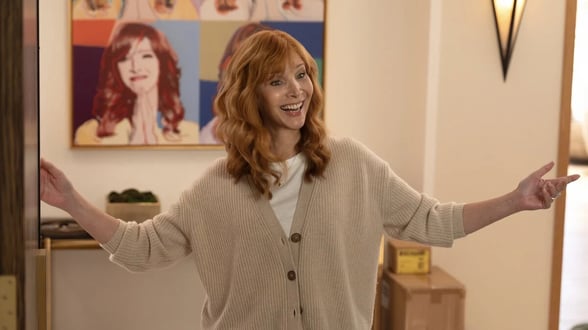 REFLECTORES Lisa Kudrow vuelve a meterse en la piel de la desesperada Valerie Cherish para enfrentarse al incierto mundo de la inteligencia artificial (IA) y buscar