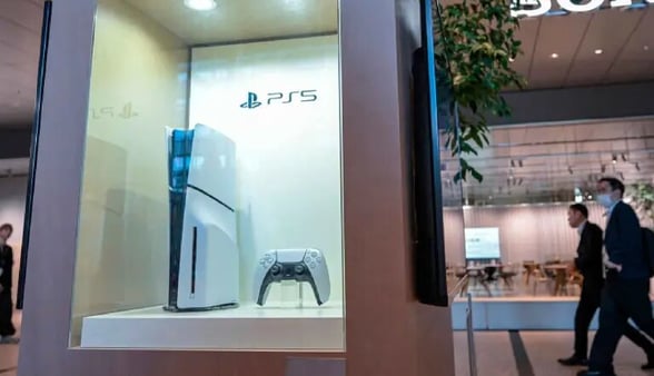 TECNOLOGÍA Sony anunció un aumento global en el precio de PlayStation 5 debido al encarecimiento de chips y componentes, con impacto directo en consumidores y mercado.