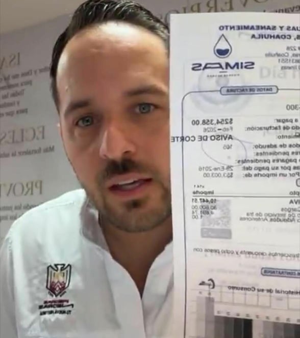 ALCALDE ADVIERTE ACCIONES LEGALES TRAS SUSPENSIÓN DE SERVICIOS Tras el corte del suministro de agua en la Presidencia Municipal de Piedras Negras, el alcalde Carlos Jacobo Rodríguez emitió un posicionamiento público