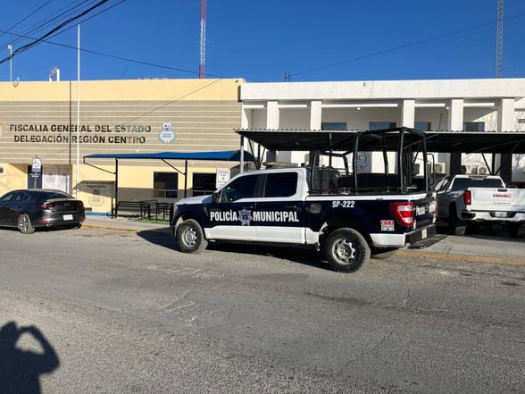ROBO La acusado quedó a disposición del Ministerio Público y los niños a disposición de PRONNIF.  La noche del domingo, una mujer fue detenida por elementos