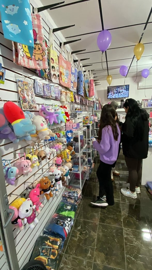 LOCALES  En los últimos años, la cultura del K-pop y el cosplay ha reforzado su presencia en Sabinas, consolidándose como una forma de expresión artística y un estilo