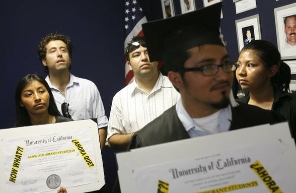 EDUCACIÓN Cada año miles de jóvenes mexicanos indocumentados concluyen preparatoria en Estados Unidos, enfrentando mayores obstáculos educativos, laborales y migratorios