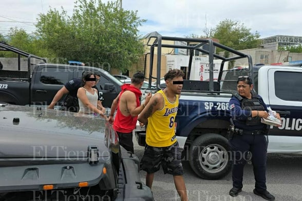 SEGURIDAD  Intentaron ocultarse entre vehículos al ver la patrulla.  Elementos de Seguridad Pública Municipal realizaron la detención de dos hombres por presunta