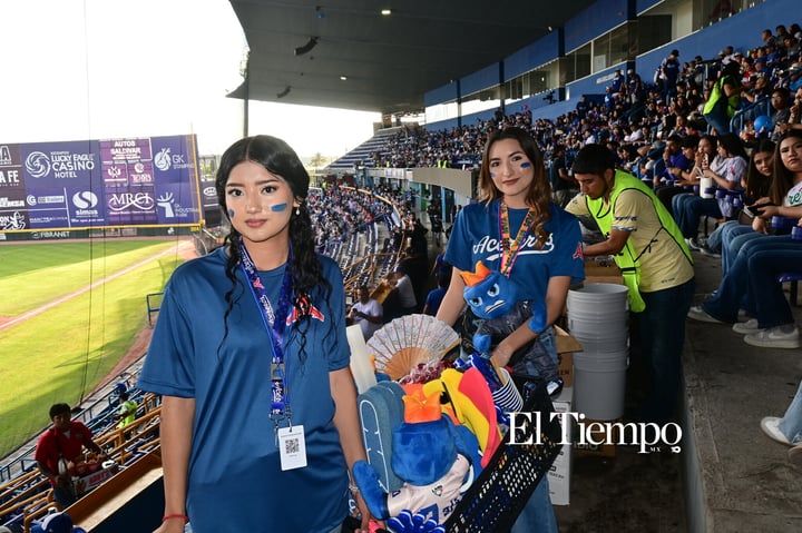 Galería fotográfica: Afición protagonista en inauguración de la LMB en Monclova