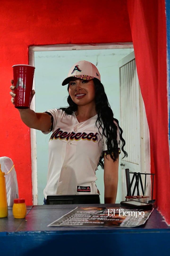 Galería fotográfica: La afición convierte el estadio en una fiesta beisbolera