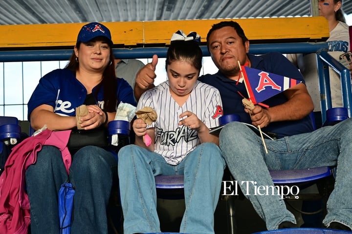 Galería fotográfica: Afición protagonista en inauguración de la LMB en Monclova