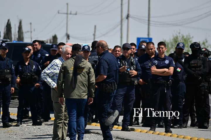Galería fotográfica: Ex obreros de AHMSA bloquean la carretera 57 en Monclova